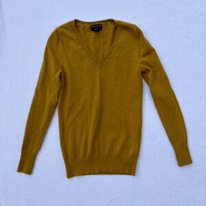 Banana Republic Merino Wool Mustard Yellow V-neck Sweater Size XS Petite Fall